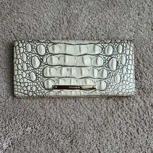 GUC Brahmin Bifold Cream Wallet